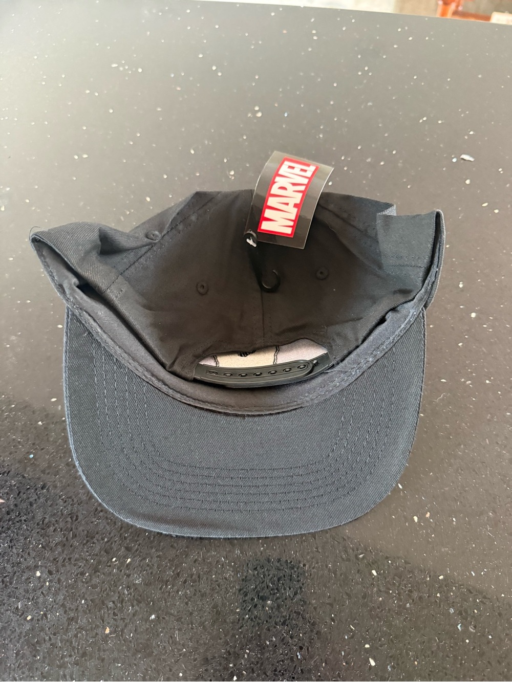 Marvel Black Venom NWT Hat - Picture 4 of 4